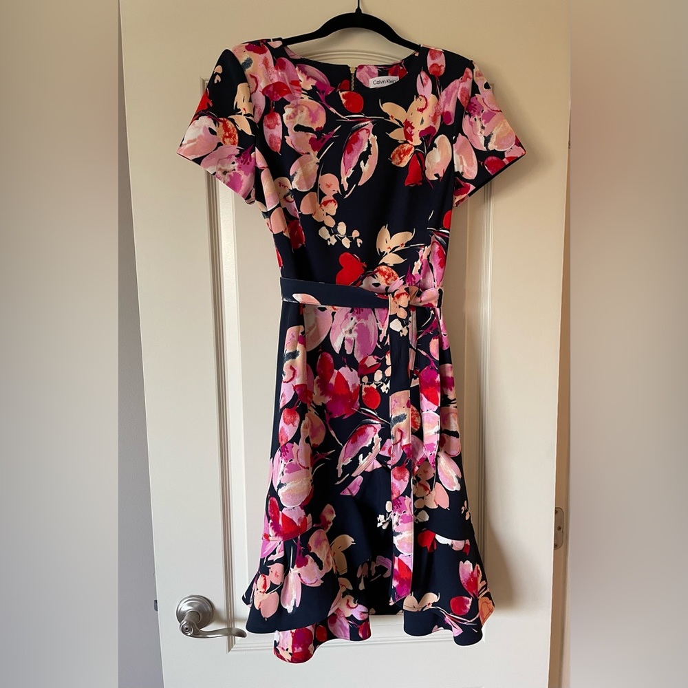 Calvin Klein - floral print ruffle hem a line dress